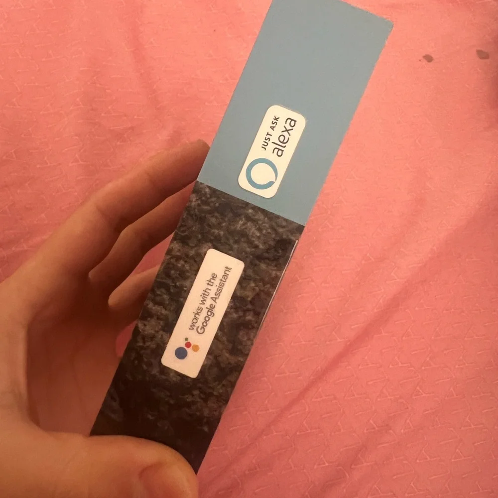 Cube Pro Key Finder Item Tracker 2X Volume and Range Replaceable Battery